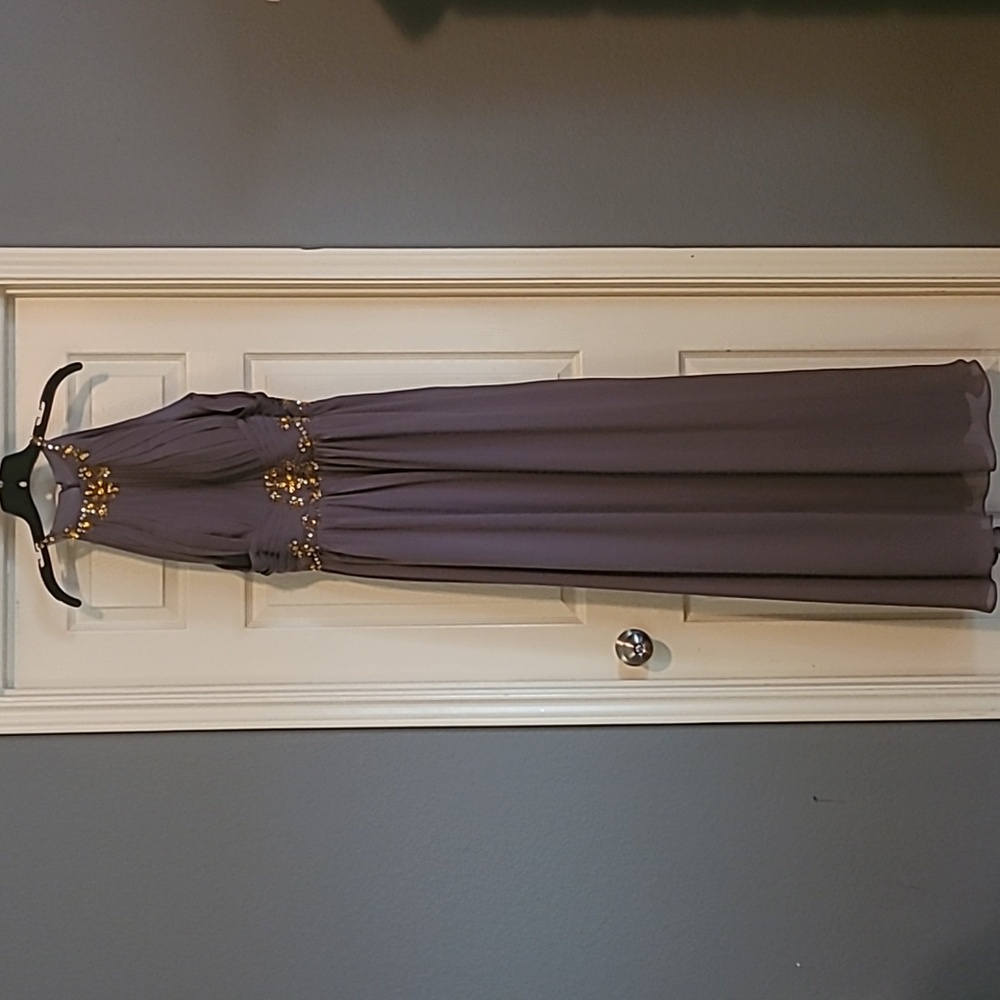 NWOT: Beautiful Lindo Noiva Formal Dress. Taupe with gold sequins. Size 16 - Picture 3 of 6
